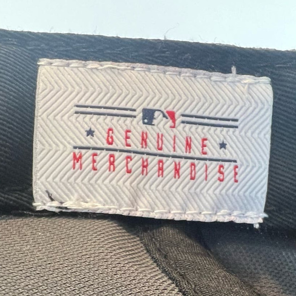 Genuine MLB Cincinnati Reds Ballcap, Adjustable, Fan Favorite, Gray & Black, OS - Picture 8 of 8